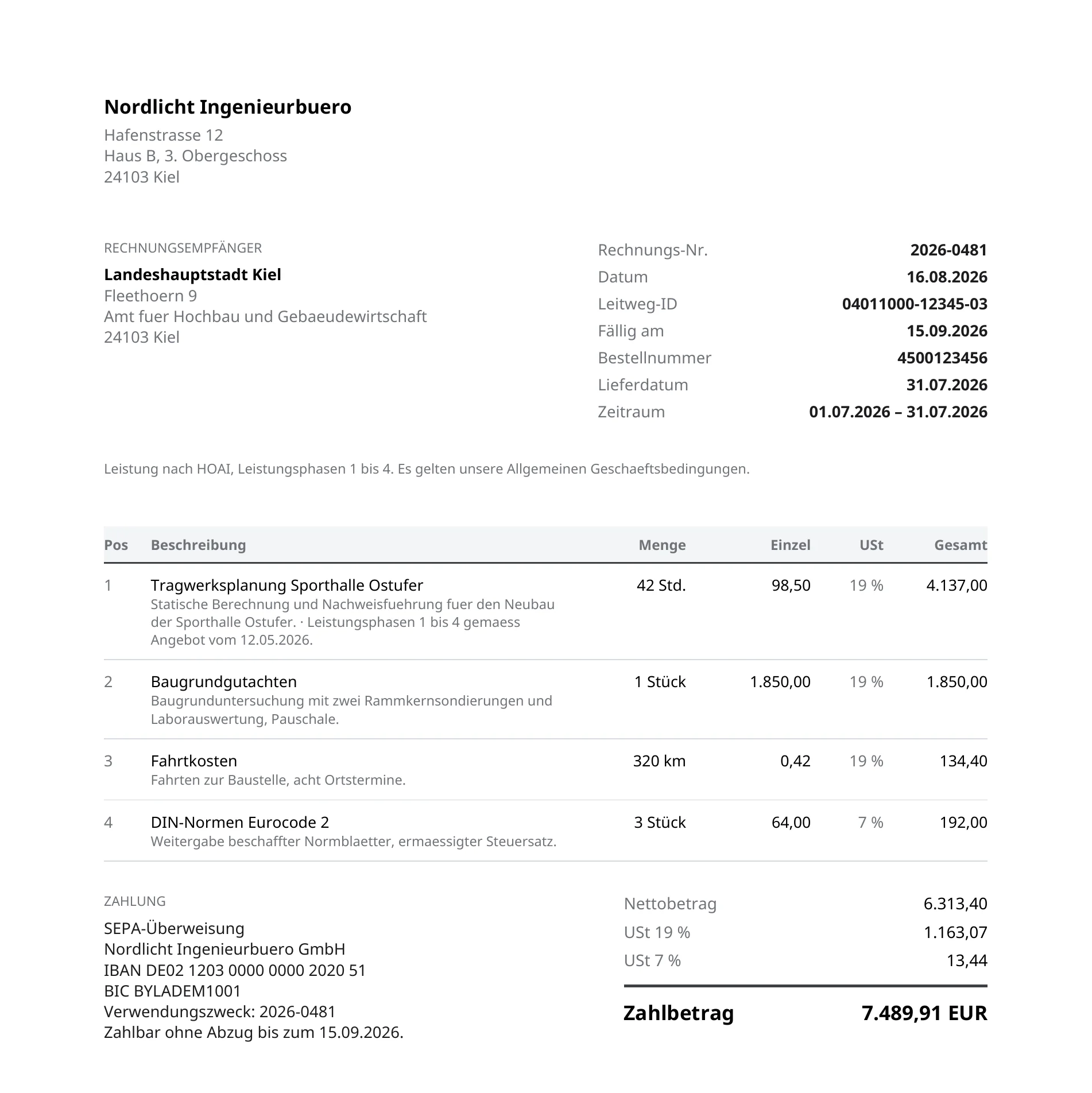 Der aus einer XRechnung erzeugte PDF-Beleg: Absender, Rechnungsempfänger, Rechnungsnummer, Leitweg-ID, vier Rechnungspositionen mit Umsatzsteuer und Zahlbetrag 7.489,91 EUR